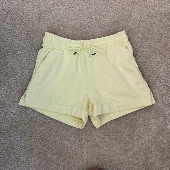 NWOT Universal Thread Women’s Fleece Yellow Drawstring Shorts - Small - Picture 1 of 3